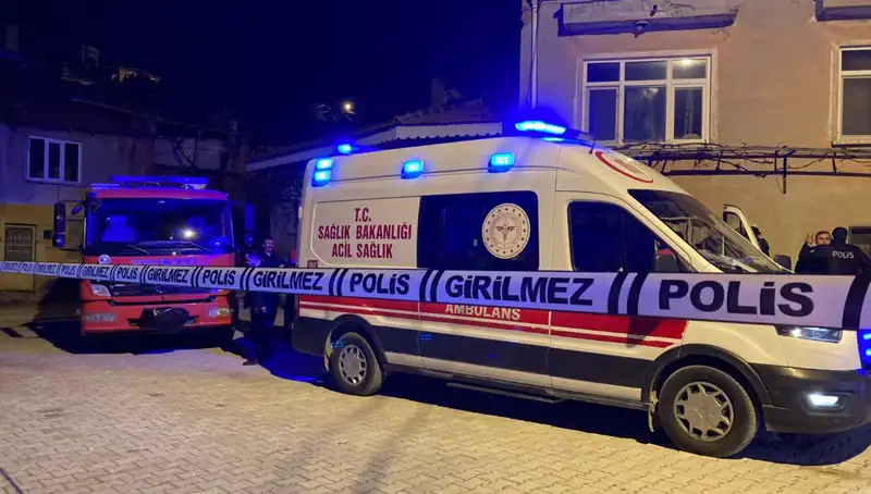 Yaşlı Adamın Evinin İçinde Gizemli Yangın: Olayın Perde Arkası Nedir?