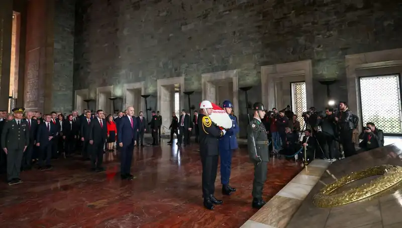 Devlet Erkanı, Anıtkabir’de Saygı Duruşunda Bulundu