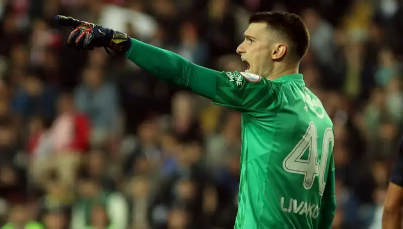 Fenerbahçe’nin Kalecisi Livakovic’in Başına Gelenler Ligde Tüm Dikkatleri Üzerine Çekti