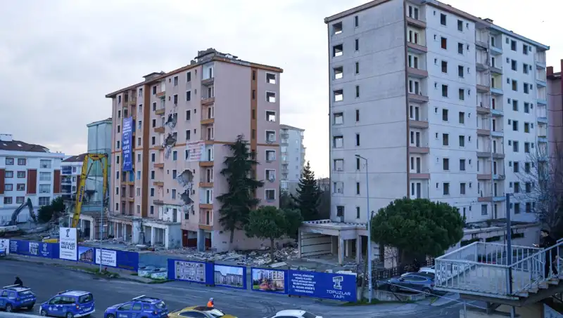 Büyükçekmece'de Güvenlik Önlemleri Artarken 10 Bina Yıkılacak