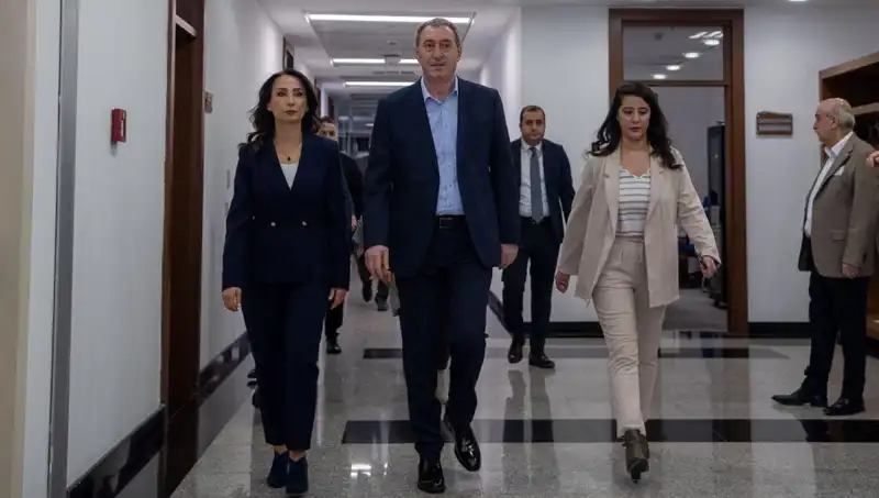 DEM Parti Heyeti, Siyasi Partilerle İlişkilerini Güçlendiriyor