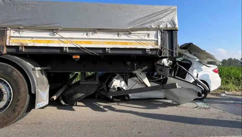 Sakarya'da meydana gelen feci kaza, 1 kişinin hayatını kaybetmesine neden oldu