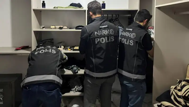 Uyuşturucu Operasyonunda Sokaklarda F Serisi Dolar Yakalandı!
