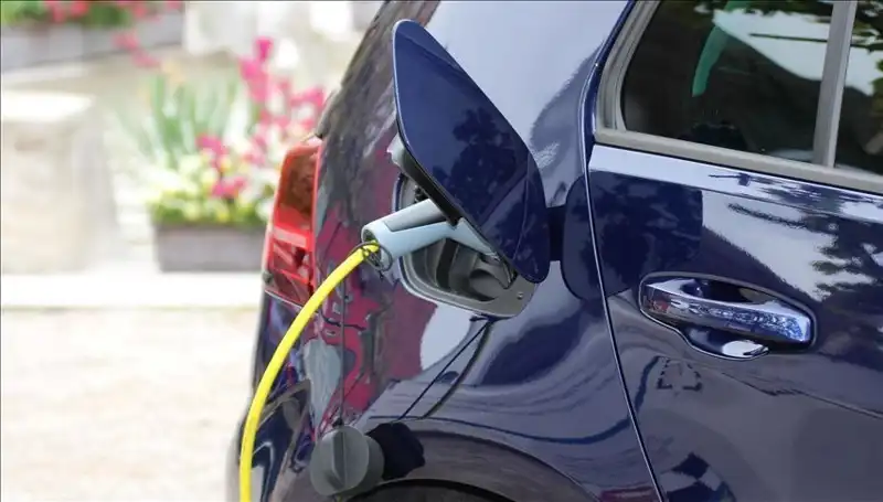 Tesla’nın Rekorunu Kıracak: Elektrikli Araç 1500 Kilometre Menzil Sunuyor!