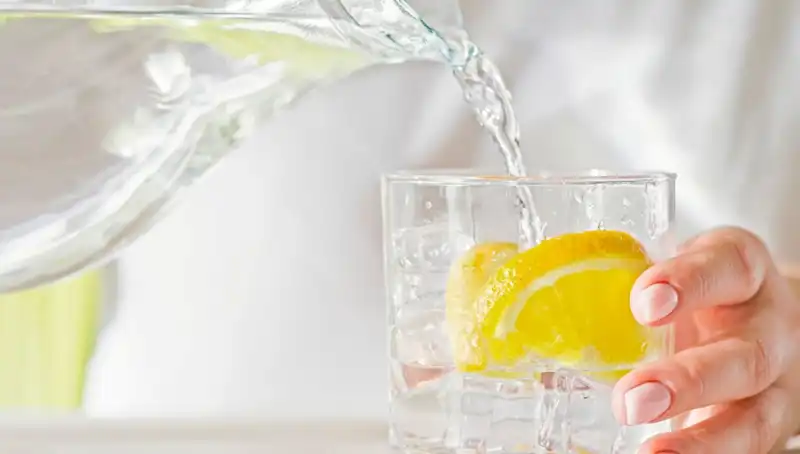 Limonlu Su Tüketmenin Cildinize ve Sağlığınıza Etkileri: Doktorun Bilgileri