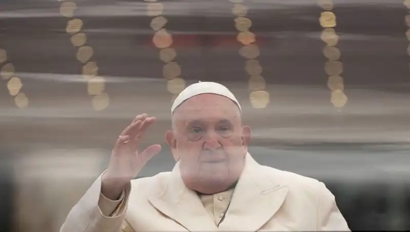 Papa Francis Hastaneden Duygulandıran Mesajıyla İhtiyaç Sahiplerine Ulaştı