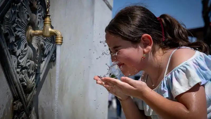 Türkiye'de Sıcak Hava Dalgası: 16 Şehirde Sıcaklık 40 Dereceyi Aştı