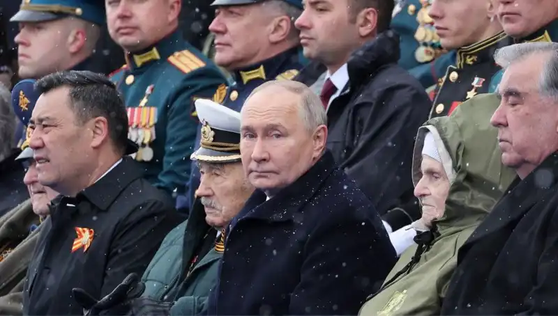 Rus Ordusunun Büyüyüşü: Putin'den Tarihi Askeri Sefer Çağrısı
