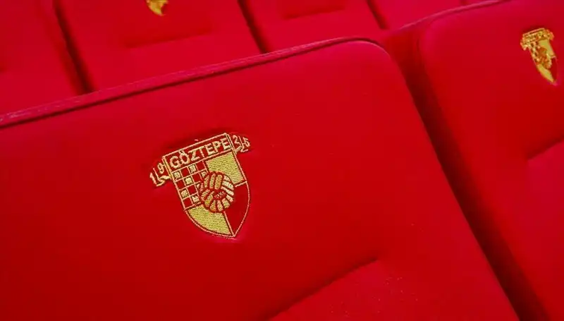 Göztepe, Yıldız Forvet Junior Olaitan ile Anlaştı!