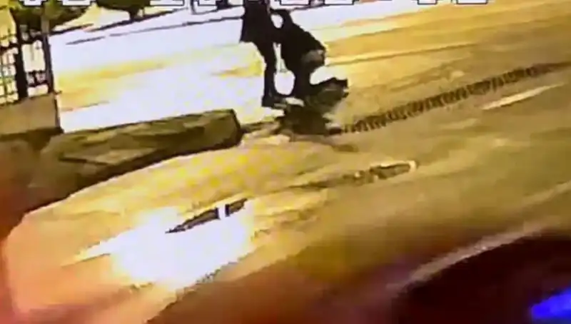 Sahte Alkol Korkutucu Bir Olaya Daha İmza Attı: Sokakta Yere Yığıldı!