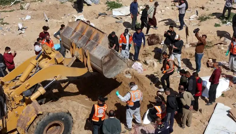 Şifa Hastanesi Avlusunda Bulunan Cesetler, Geçmişin Karanlık Yüzünü Ortaya Çıkardı
