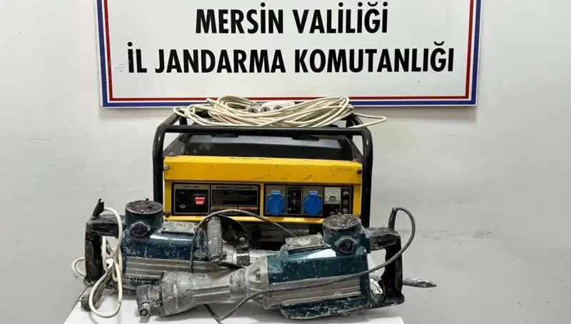 Mersin'de Yasa Dışı Kazı Operasyonu: Kaçak Kazıya Gözaltı İle Darbe