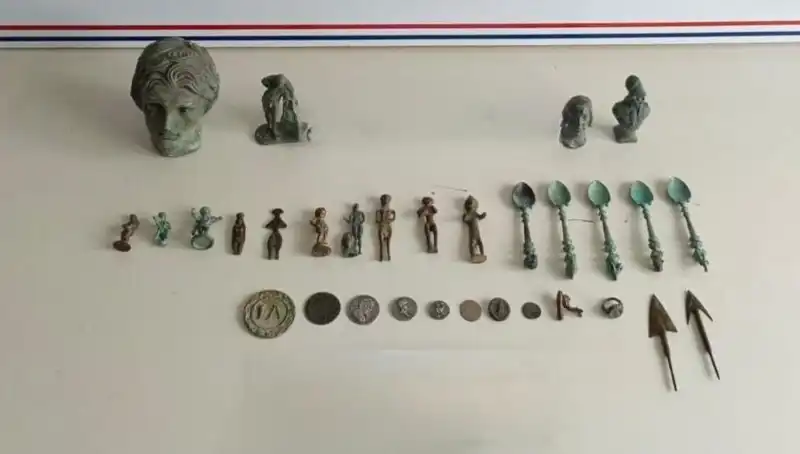 Roma Dönemine Ait Tarihi Eserlerin Kaçakçıları Yakalandı: Şok Eden Detaylar!
