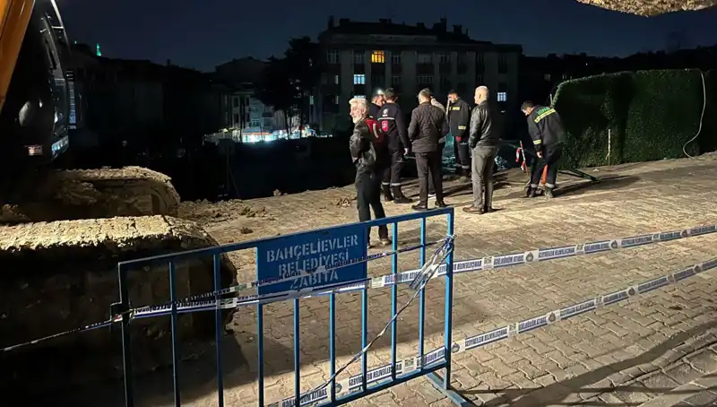 İstanbul'da İnşaat Çalışmaları Sırasında Yol Çöktü: Kaza Korku Dolu Anlar Yarattı
