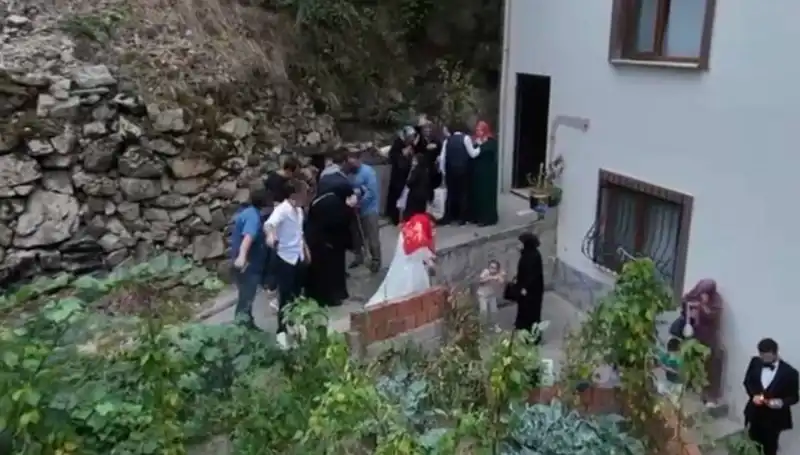 Düğünde Kanlı Sıçrama: Bir Anlık Gaflet Hayatları Nasıl Değiştirdi?