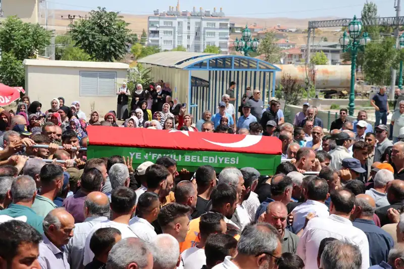 MHP'li Belediye Başkanı Son Yolculuğuna Veda Etti: Şehir Duygusal Anlara Tanıklık Etti