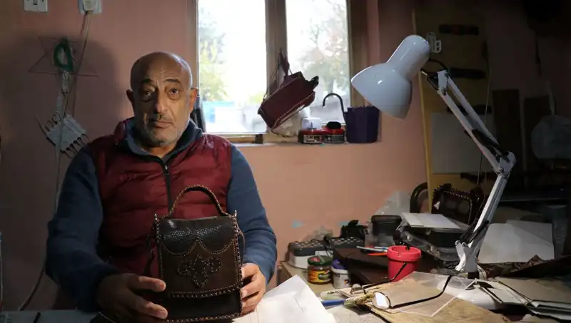 Depremzede Kadının El Emeği Çantalarıyla Hayata Tutunma Mücadelesi