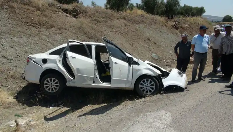 Kilis'te Feci Kaza: Otomobiller Çarpıştı, Yaralılar Hastaneye Sevk Edildi