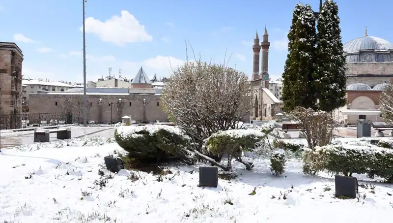 Sivas'ta Nisan Ayında Yaşanan Soğuk Hava Rekoru: -17 Derece!