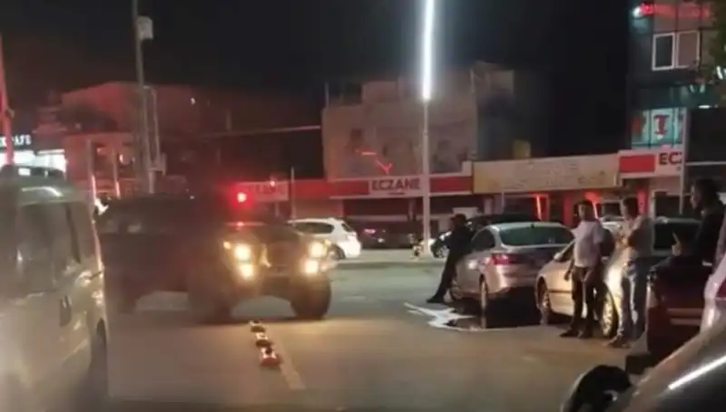 Annesini Bıçakla Yaralayan Kardeşini Canice Öldürdü: Ailede Şok Edici Olay
