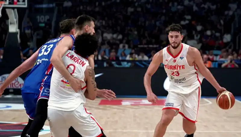 12 Dev Adam, İsveç'i Geçerek Son Aynada Olimpiyat Hayalini Süslüyor