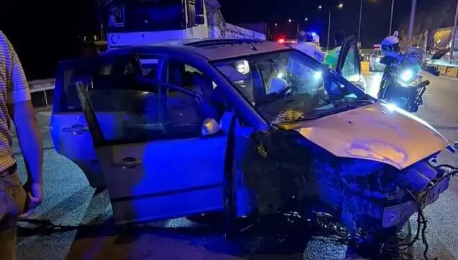 Otomobil Bariyere Çarptı: Feci Kaza Sonrası Bir Kişi Hayatını Kaybetti