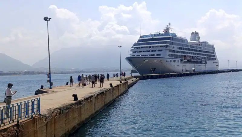 Alanya'da Amerikan Rüzgarı: Kruvaziyerle Gelen Turistlerin Keyfi